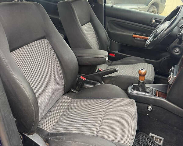 Синий Фольксваген Бора, объемом двигателя 1.9 л и пробегом 300 тыс. км за 1999 $, фото 13 на Automoto.ua