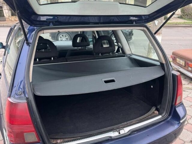 Синій Фольксваген Бора, об'ємом двигуна 1.9 л та пробігом 300 тис. км за 1999 $, фото 11 на Automoto.ua