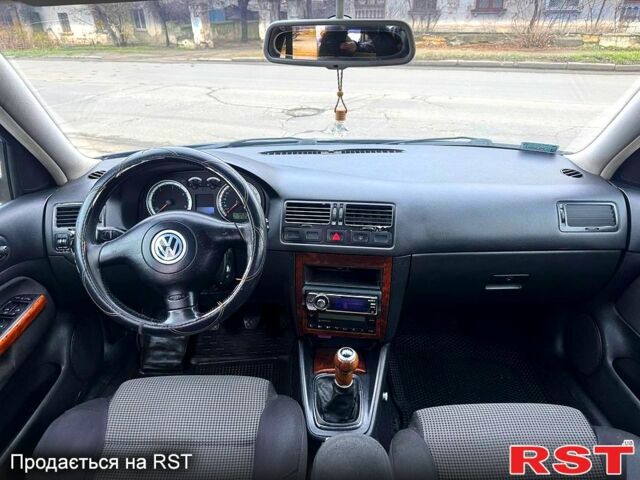 Синій Фольксваген Бора, об'ємом двигуна 1.9 л та пробігом 300 тис. км за 2299 $, фото 8 на Automoto.ua