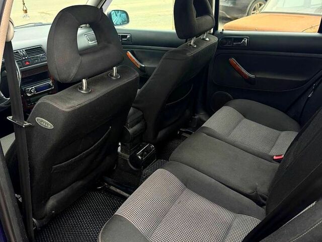 Синій Фольксваген Бора, об'ємом двигуна 1.9 л та пробігом 300 тис. км за 2299 $, фото 7 на Automoto.ua