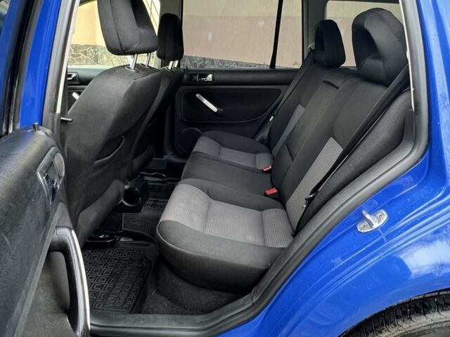 Синий Фольксваген Бора, объемом двигателя 1.6 л и пробегом 263 тыс. км за 3599 $, фото 13 на Automoto.ua