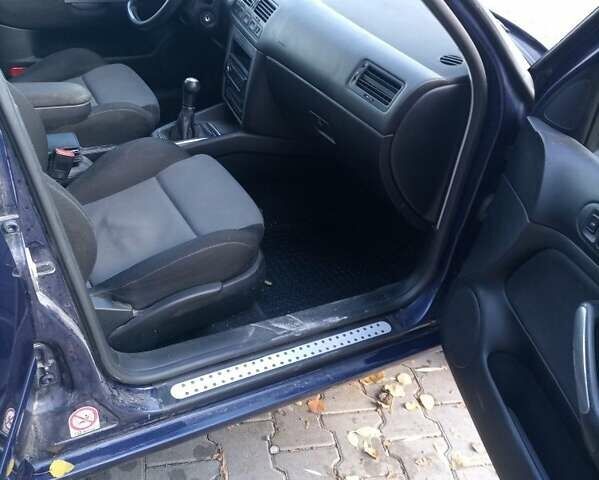 Синий Фольксваген Бора, объемом двигателя 1.6 л и пробегом 192 тыс. км за 4000 $, фото 5 на Automoto.ua