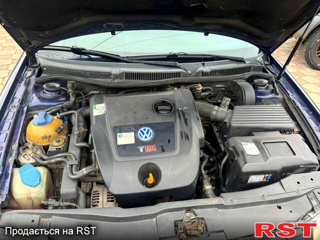 Синій Фольксваген Бора, об'ємом двигуна 1.9 л та пробігом 300 тис. км за 2299 $, фото 12 на Automoto.ua