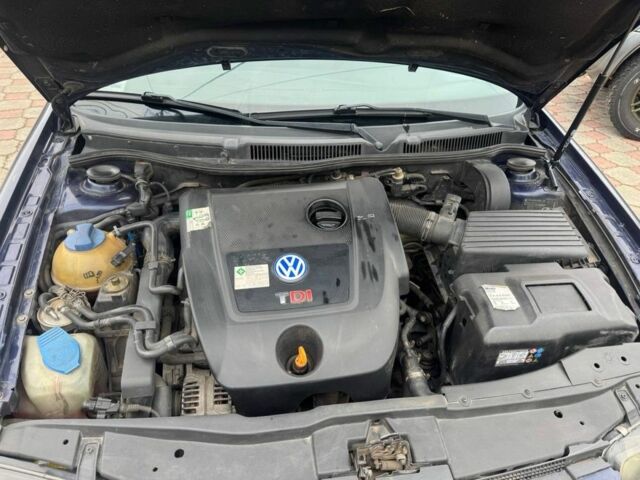 Синій Фольксваген Бора, об'ємом двигуна 1.9 л та пробігом 300 тис. км за 1999 $, фото 15 на Automoto.ua