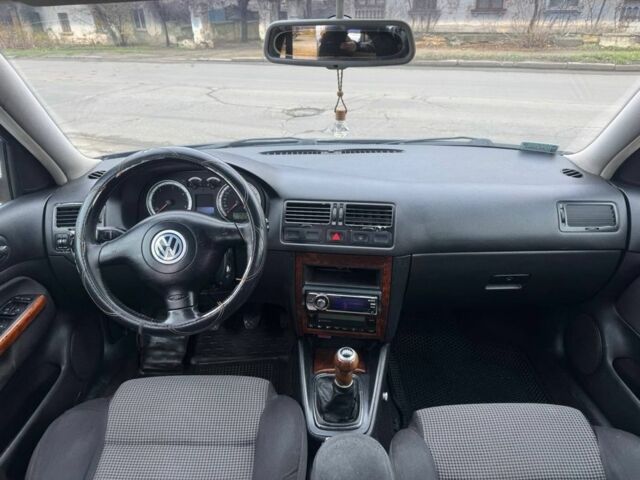 Синій Фольксваген Бора, об'ємом двигуна 1.9 л та пробігом 300 тис. км за 1999 $, фото 7 на Automoto.ua