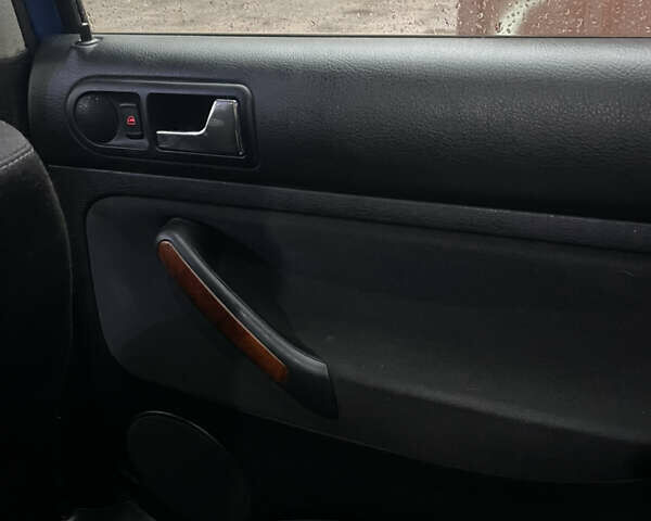 Синий Фольксваген Бора, объемом двигателя 1.6 л и пробегом 232 тыс. км за 4700 $, фото 14 на Automoto.ua