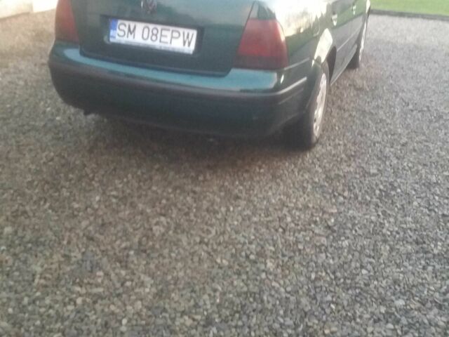 Зеленый Фольксваген Бора, объемом двигателя 1.4 л и пробегом 150 тыс. км за 1200 $, фото 5 на Automoto.ua