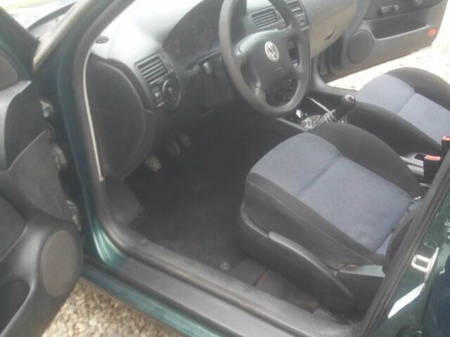 Зеленый Фольксваген Бора, объемом двигателя 1.4 л и пробегом 150 тыс. км за 1200 $, фото 4 на Automoto.ua