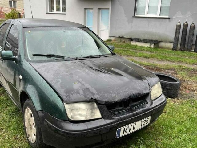 Зеленый Фольксваген Бора, объемом двигателя 1.8 л и пробегом 350 тыс. км за 899 $, фото 3 на Automoto.ua