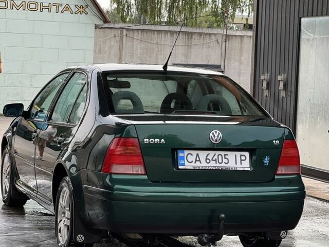 Зеленый Фольксваген Бора, объемом двигателя 1.6 л и пробегом 284 тыс. км за 3200 $, фото 1 на Automoto.ua