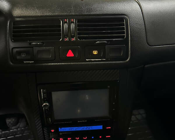 Зеленый Фольксваген Бора, объемом двигателя 1.6 л и пробегом 340 тыс. км за 2650 $, фото 12 на Automoto.ua