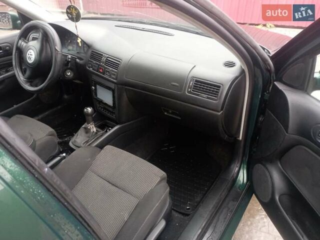 Зеленый Фольксваген Бора, объемом двигателя 1.6 л и пробегом 344 тыс. км за 2699 $, фото 10 на Automoto.ua