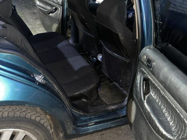 Зеленый Фольксваген Бора, объемом двигателя 1.6 л и пробегом 200 тыс. км за 3200 $, фото 6 на Automoto.ua