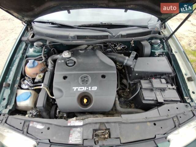 Зеленый Фольксваген Бора, объемом двигателя 0 л и пробегом 310 тыс. км за 4150 $, фото 5 на Automoto.ua