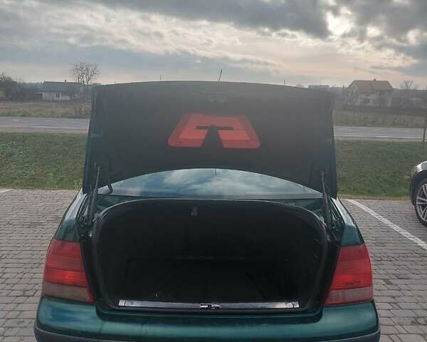 Зеленый Фольксваген Бора, объемом двигателя 1.9 л и пробегом 485 тыс. км за 3600 $, фото 3 на Automoto.ua