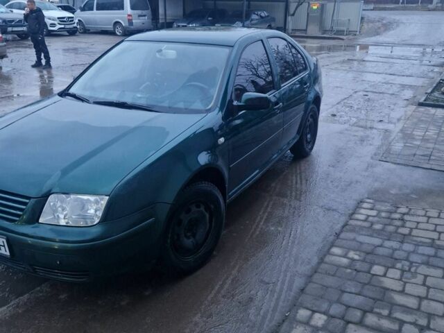 Зеленый Фольксваген Бора, объемом двигателя 1.6 л и пробегом 274 тыс. км за 3000 $, фото 1 на Automoto.ua