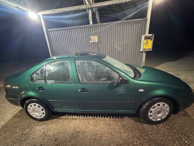 Зеленый Фольксваген Бора, объемом двигателя 1.4 л и пробегом 140 тыс. км за 800 $, фото 2 на Automoto.ua