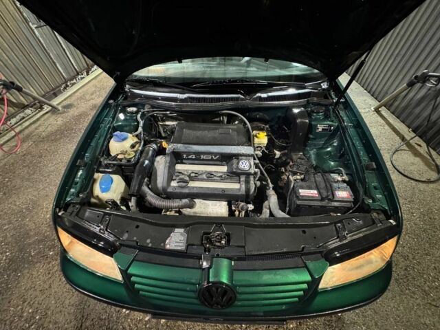 Зеленый Фольксваген Бора, объемом двигателя 1.4 л и пробегом 140 тыс. км за 800 $, фото 6 на Automoto.ua