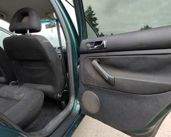 Зеленый Фольксваген Бора, объемом двигателя 0 л и пробегом 310 тыс. км за 4150 $, фото 8 на Automoto.ua