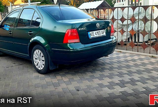 Зеленый Фольксваген Бора, объемом двигателя 1.6 л и пробегом 277 тыс. км за 3350 $, фото 6 на Automoto.ua