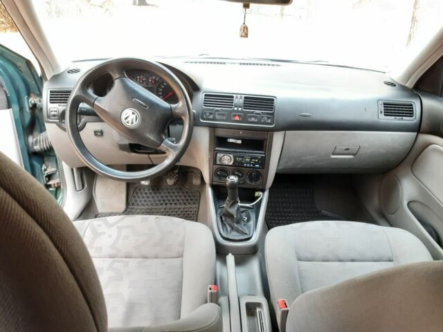 Зеленый Фольксваген Бора, объемом двигателя 1.6 л и пробегом 290 тыс. км за 3749 $, фото 6 на Automoto.ua