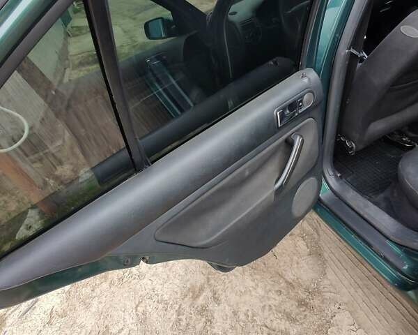 Зеленый Фольксваген Бора, объемом двигателя 0 л и пробегом 310 тыс. км за 4150 $, фото 11 на Automoto.ua