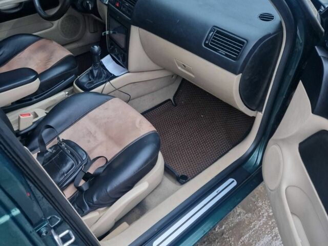 Зеленый Фольксваген Бора, объемом двигателя 1.6 л и пробегом 274 тыс. км за 3000 $, фото 4 на Automoto.ua