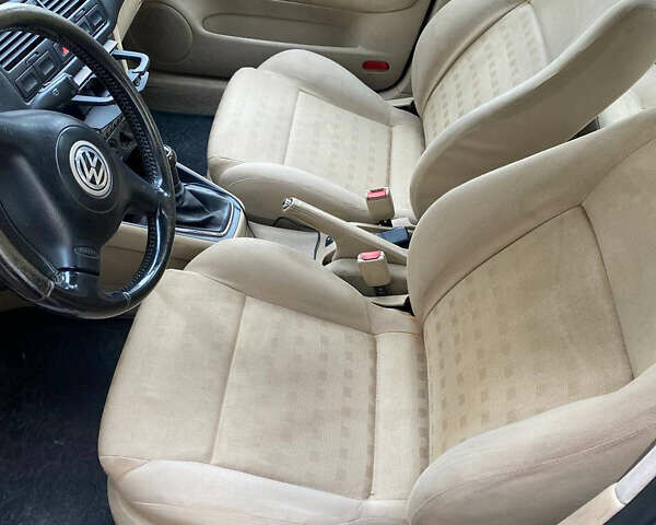 Зелений Фольксваген Бора, об'ємом двигуна 1.62 л та пробігом 300 тис. км за 3500 $, фото 9 на Automoto.ua