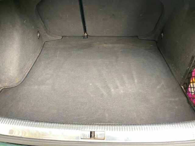 Зеленый Фольксваген Бора, объемом двигателя 1.6 л и пробегом 300 тыс. км за 3500 $, фото 11 на Automoto.ua