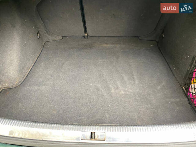 Зелений Фольксваген Бора, об'ємом двигуна 1.62 л та пробігом 300 тис. км за 3500 $, фото 11 на Automoto.ua