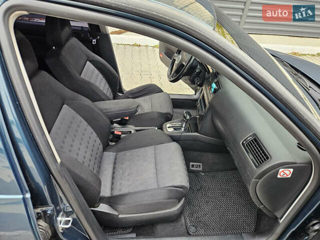 Зеленый Фольксваген Бора, объемом двигателя 1.6 л и пробегом 283 тыс. км за 4200 $, фото 7 на Automoto.ua