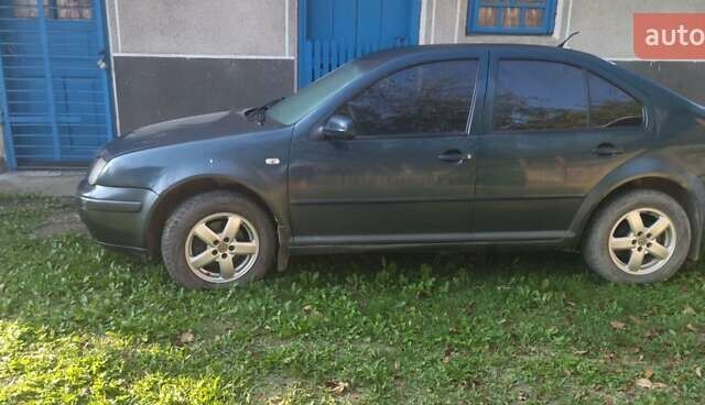 Зеленый Фольксваген Бора, объемом двигателя 1.6 л и пробегом 230 тыс. км за 2900 $, фото 5 на Automoto.ua