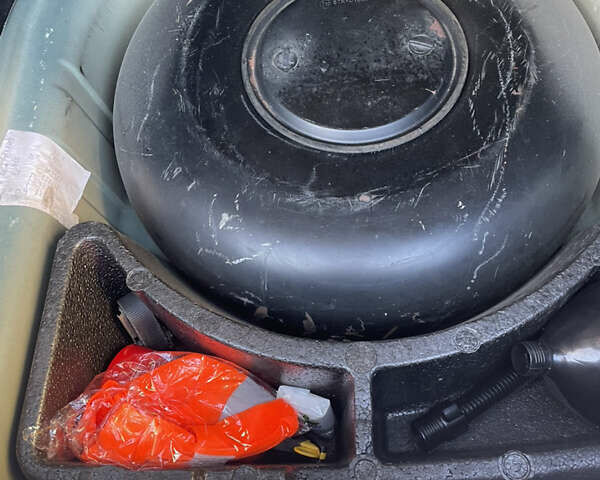 Зеленый Фольксваген Бора, объемом двигателя 1.6 л и пробегом 170 тыс. км за 5400 $, фото 7 на Automoto.ua