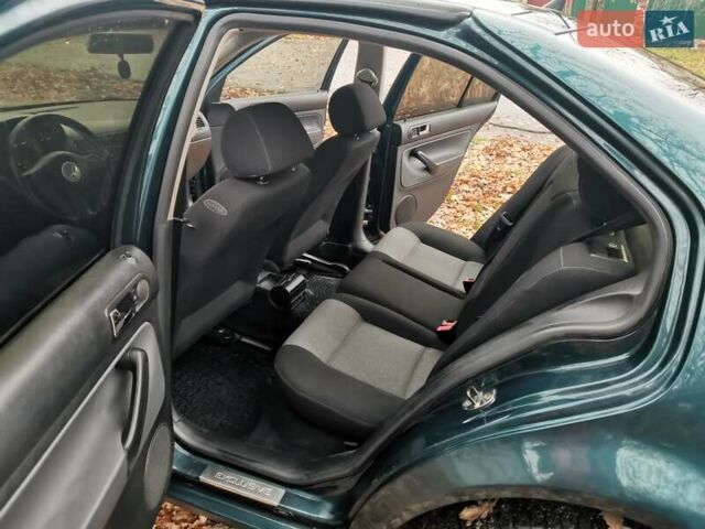 Зеленый Фольксваген Бора, объемом двигателя 1.6 л и пробегом 251 тыс. км за 5200 $, фото 11 на Automoto.ua