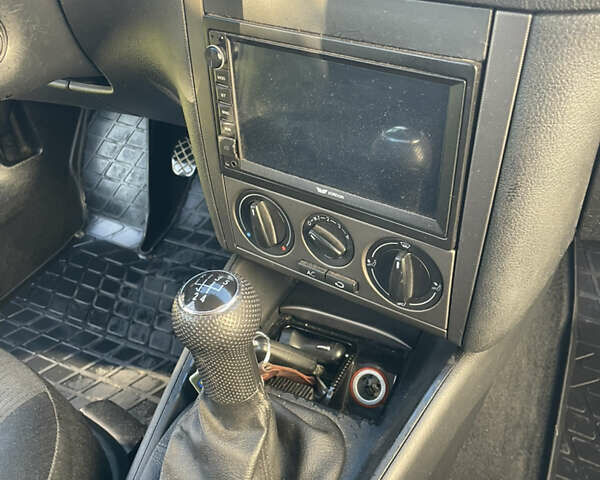 Зеленый Фольксваген Бора, объемом двигателя 1.6 л и пробегом 170 тыс. км за 5400 $, фото 3 на Automoto.ua