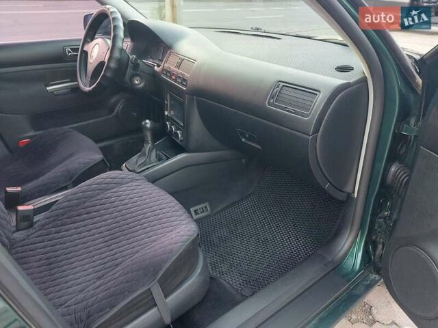 Зеленый Фольксваген Бора, объемом двигателя 1.6 л и пробегом 352 тыс. км за 4000 $, фото 17 на Automoto.ua