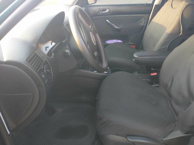 Фольксваген Бора 2003 у Харкові на Automoto.ua Зелений Фольксваген Бора, об'ємом двигуна 1.6 л та пробігом 300 тис. км за 3800 $, фото 5 на Automoto.ua