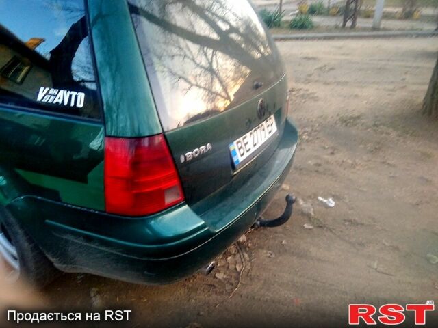 Зеленый Фольксваген Бора, объемом двигателя 1.9 л и пробегом 390 тыс. км за 2860 $, фото 2 на Automoto.ua