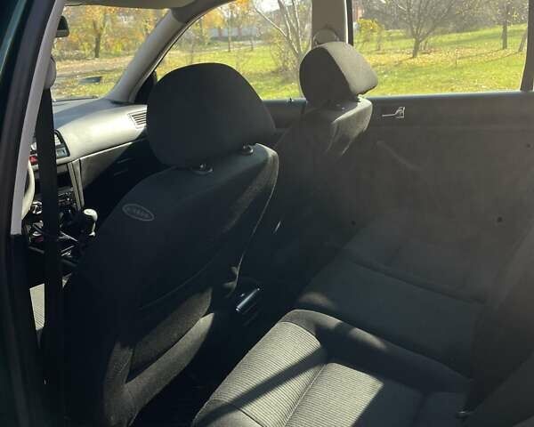 Зеленый Фольксваген Бора, объемом двигателя 1.6 л и пробегом 245 тыс. км за 4100 $, фото 3 на Automoto.ua