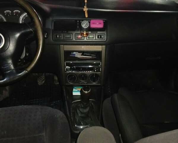 Зеленый Фольксваген Бора, объемом двигателя 1.6 л и пробегом 266 тыс. км за 4800 $, фото 4 на Automoto.ua