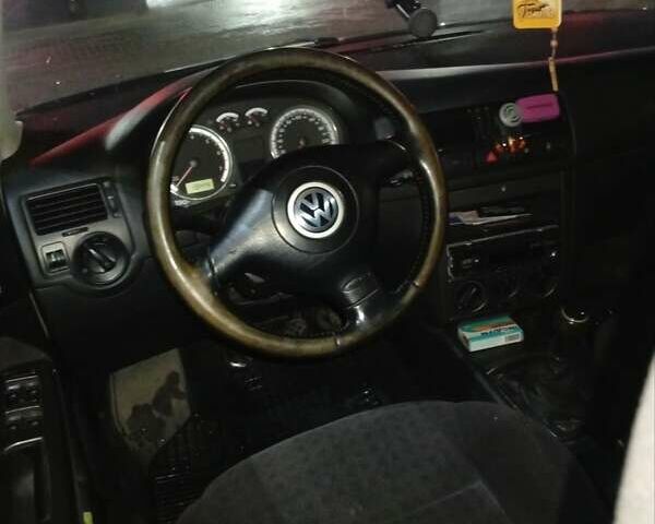 Зеленый Фольксваген Бора, объемом двигателя 1.6 л и пробегом 266 тыс. км за 4800 $, фото 5 на Automoto.ua