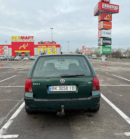 Зелений Фольксваген Бора, об'ємом двигуна 1.98 л та пробігом 219 тис. км за 3600 $, фото 3 на Automoto.ua