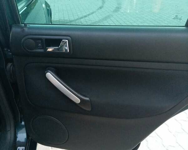 Зеленый Фольксваген Бора, объемом двигателя 2 л и пробегом 250 тыс. км за 3600 $, фото 19 на Automoto.ua