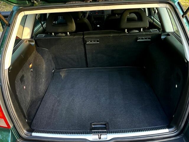 Зелений Фольксваген Бора, об'ємом двигуна 1.6 л та пробігом 240 тис. км за 4100 $, фото 6 на Automoto.ua