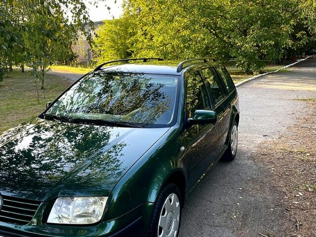 Зелений Фольксваген Бора, об'ємом двигуна 1.6 л та пробігом 240 тис. км за 4100 $, фото 1 на Automoto.ua