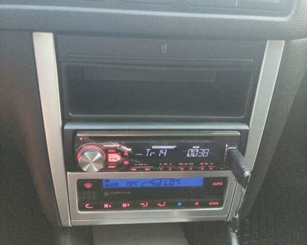 Зеленый Фольксваген Бора, объемом двигателя 2 л и пробегом 250 тыс. км за 3600 $, фото 18 на Automoto.ua