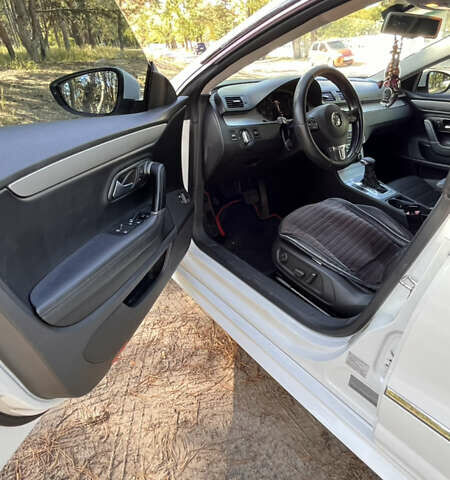 Белый Фольксваген CC / Passat CC, объемом двигателя 1.98 л и пробегом 295 тыс. км за 7500 $, фото 2 на Automoto.ua
