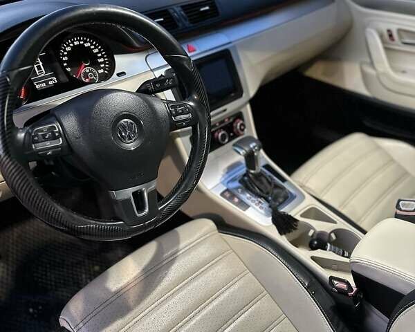 Білий Фольксваген CC / Passat CC, об'ємом двигуна 2 л та пробігом 285 тис. км за 9000 $, фото 2 на Automoto.ua