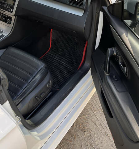Белый Фольксваген CC / Passat CC, объемом двигателя 1.98 л и пробегом 295 тыс. км за 7500 $, фото 3 на Automoto.ua