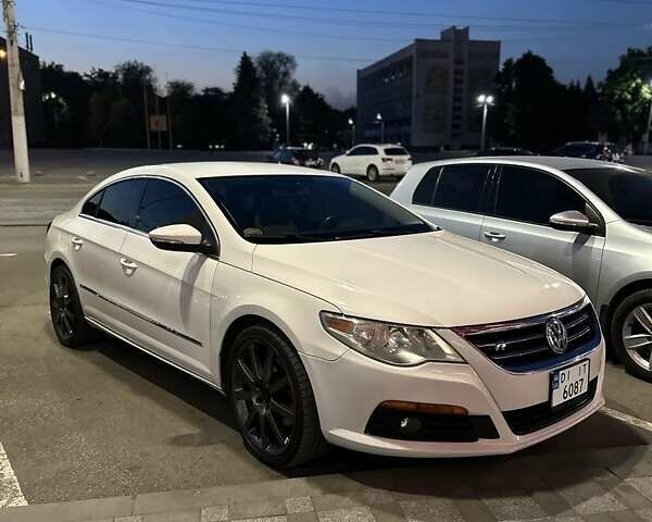 Білий Фольксваген CC / Passat CC, об'ємом двигуна 2 л та пробігом 285 тис. км за 9000 $, фото 8 на Automoto.ua